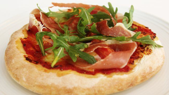 prosciutto-and-rocket-pizza.jpg